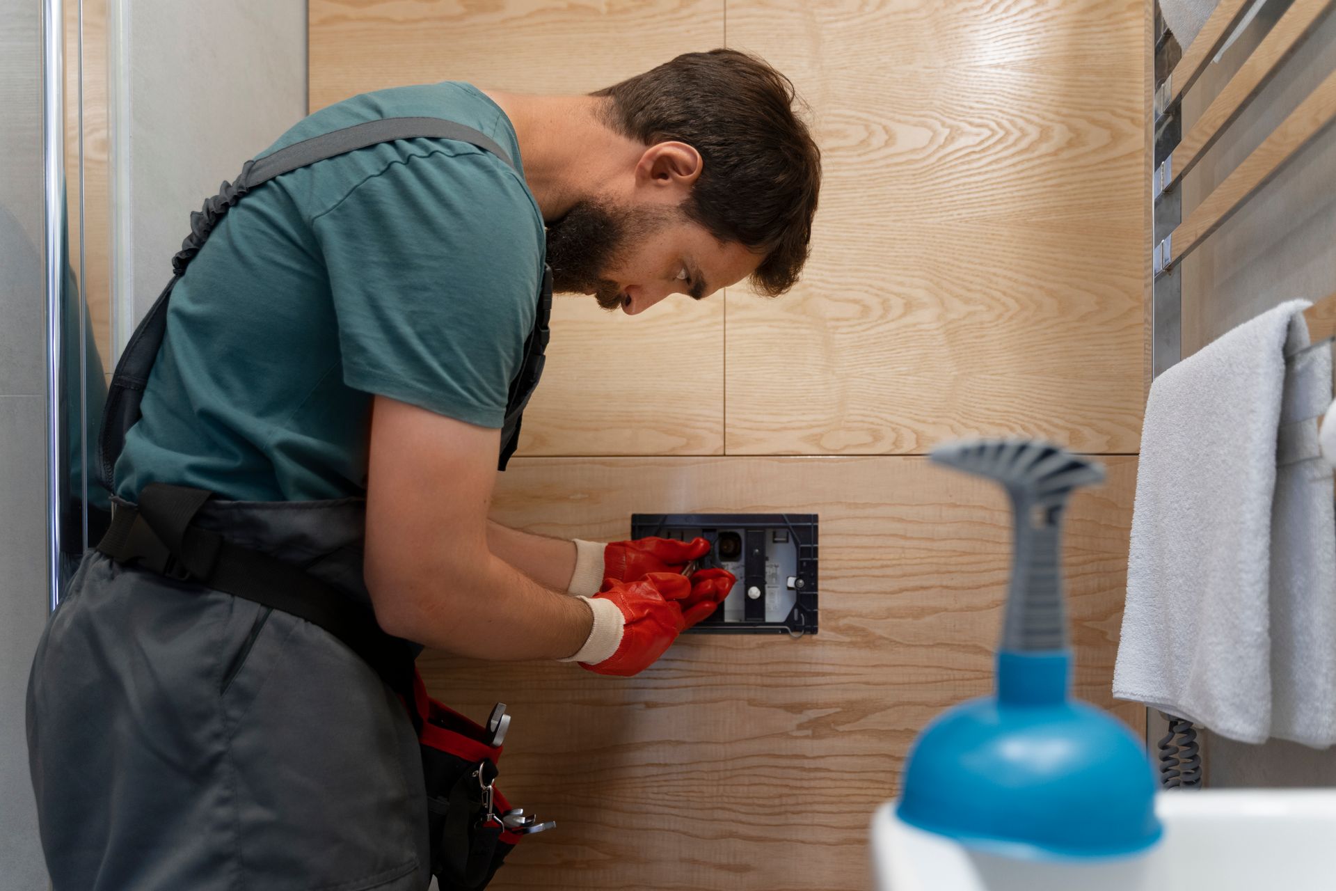 Hidden Culprits: How to Spot an Underground Water Leak before Your Bill Skyrockets
